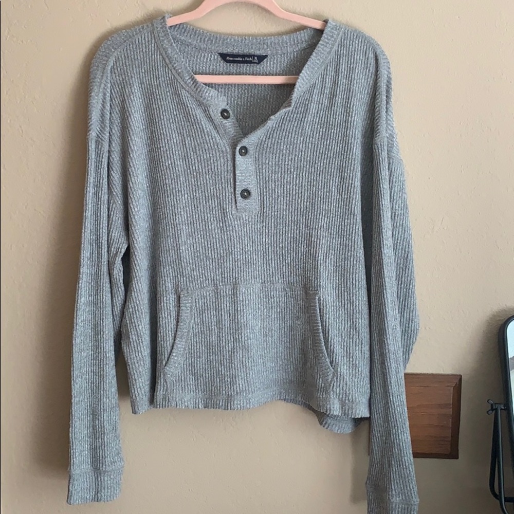 Abercrombie & Fitch Cropped Henley